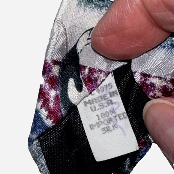 Wembley Endangered Specie Orca Silk Tie USA  Marine Life Statement Accessory VTG - Picture 6 of 6